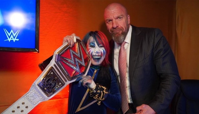 Asuka reste à la WWE