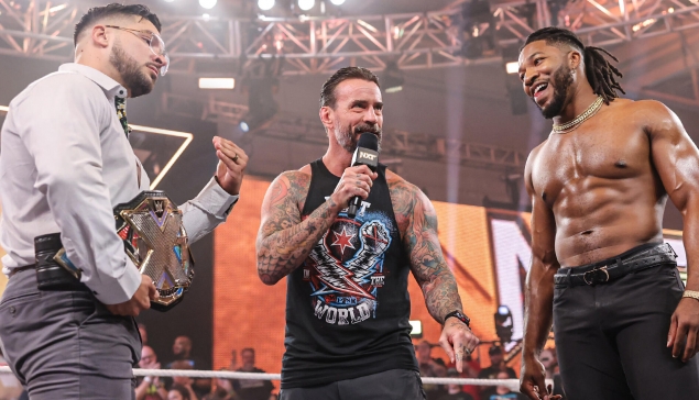 CM Punk devient arbitre à WWE NXT