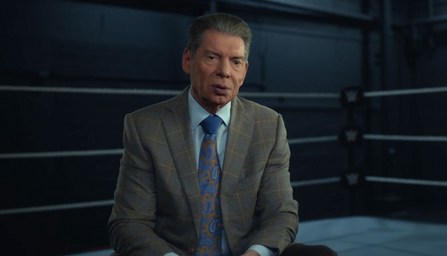 Vince McMahon revient sur sa décision de continuer le show après le décès d'Owen Hart