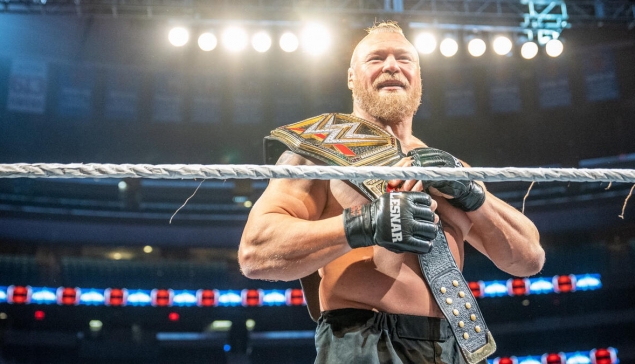 Pourquoi la WWE fait référence à Brock Lesnar à RAW ?