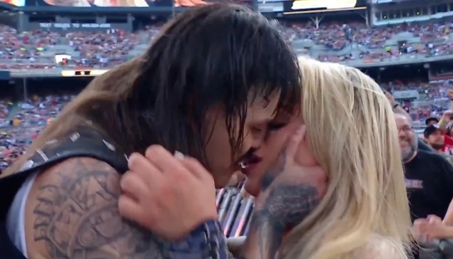 Le bisou de Dominik Mysterio et Liv Morgan à SummerSlam n'était pas prévu par la WWE