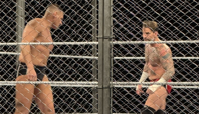 Vidéo : CM Punk et Gunther s'affrontent pour la première fois