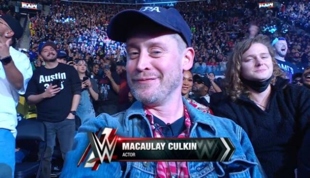 Macaulay Culkin est apparu dans le premier épisode de RAW sur Netflix