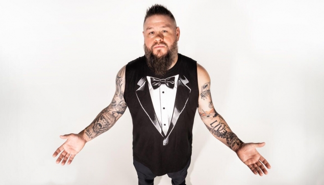 Kevin Owens explique la signification de ses tatouages