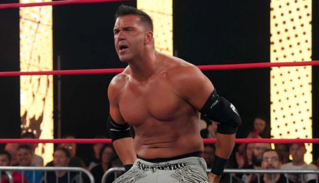 Frankie Kazarian prolonge avec la TNA