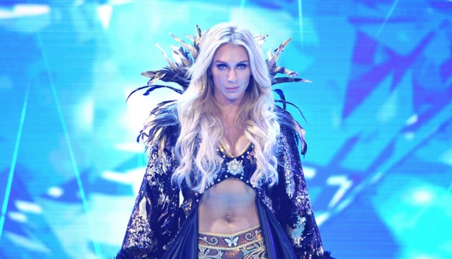 La WWE prévoirait de donner une ceinture à Charlotte Flair rapidement 