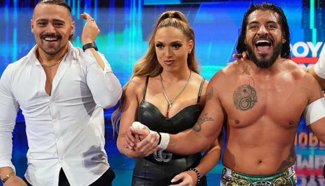 Elektra Lopez en coulisses de la TNA après son renvoi de la WWE