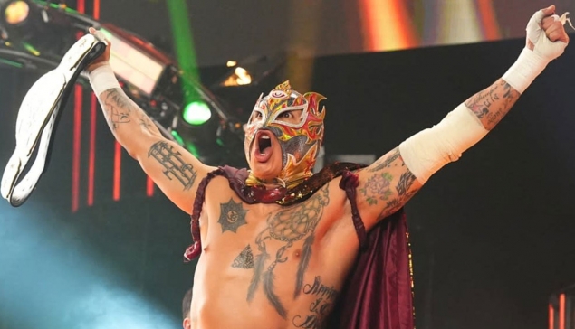 Le masque de Rey Fenix déjà disponible sur le WWE Shop