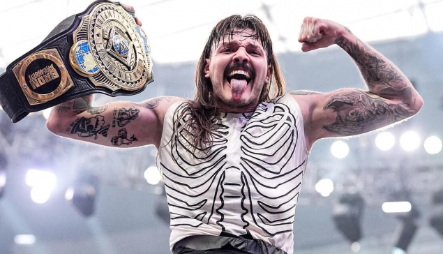 Dominik Mysterio se considère comme le plus grand luchador à la WWE