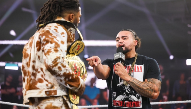 Mike Santana met de nouveau en garde Trick Williams